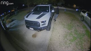 Deputies searching for car burglars in Bexar County