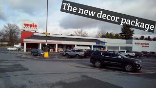 Supermarket Checkout: A classic Weis with the newest decor - Mt. Joy, PA