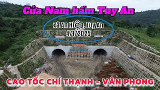 Cao tốc Bắc Nam thành phần Chí Thạnh - Vân Phong, đoạn trước cửa Nam hầm Tuy An. Ngày 4/1/2025