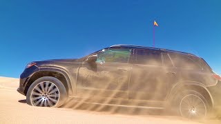 The 2020 Mercedes GLS stuck in sand?! – Off-Road Demo | Rocking mode