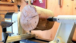 Woodturning - #TPT Clack log into a vase !! #TPT【職人技】ひび割れのある丸太から作品が出来る？！