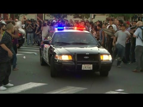 Anaheim Erupts After Police Shooting - YouTube