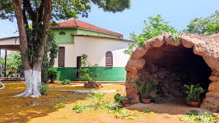 Do Lado da Igreja Uma Gruta e Aqui a História Está Estampado no Passado