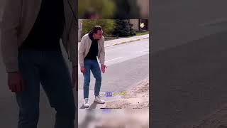 تفاجئ الرجل بوجود شيء في الحفرة  انظر لتعرف #viral #shorts  #شورتس #اكسبلور