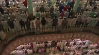 Thousands pray daily at the famous national mosque REPLAY