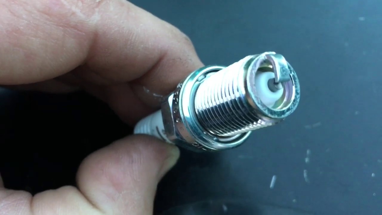 Spark Plug Reading Turbo Methanol - YouTube