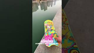 Kaykay Yapan Köpek Herkesi Şaşırtıyor! 🐕 Skateboarding Dog Surprises Everyone!