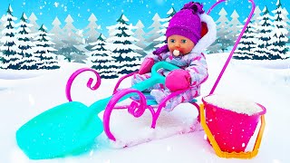 Cooking toy food for baby Annabell doll. Baby dolls celebrate Christmas. Family videos for kids.