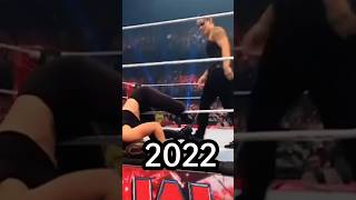 Shayna Baszler connects with the knee to RondaRousey 😯 #youtubeshorts #shorts #wwe