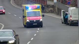 Hier zu sehen ist der Rettungswagen der Rettungswache DRK Eilenburg der EB-83-01 auf Einsatzfahrt