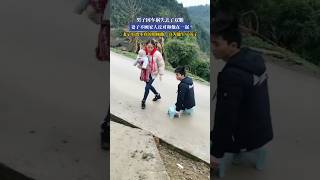 男子因車禍失去了雙腿，妻子不離不棄的顧他，併爲他生了孩子。#shorts #china