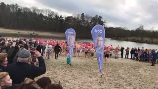 Start RTV Oost Nieuwjaarsduik 2018 De Oldemeijer - Oost zijde