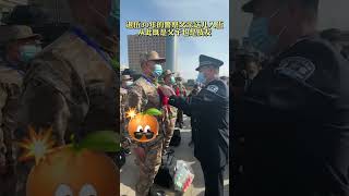 社会百态 | 退伍30年的警察父亲送儿子入伍，从此既是父子也是战友。长大后我就成了你 保家卫国奉献青春！