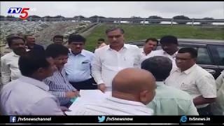 అధికారులకు హరీష్‌రావు దిశానిర్దేశం | Harish Rao Inspects Railway Line Works At Toopran Mandal | TV5