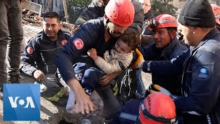 Earthquake Survivors Rescued from Rubble in Turkey | VOA News
