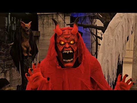 Hell Spawn Animatronic Store Demo Spirit Halloween 2023 - YouTube