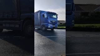 loud MAN truck honking (awesome) #subscribe #viral #share #truck #loud #lorry #man #trending