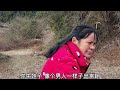 上门女婿把媳妇按在地上打，丈母娘不拉架还火上浇油