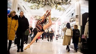 10 Minute Photo Challenge Distracts Holiday Shoppers at Macy's