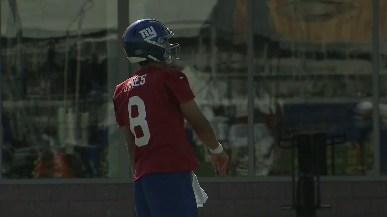 Daniel Jones Is Learning From Eli Manning As Giants Training Camp Opens ...