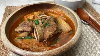 #koreanfood #galbitang #beefshortribs #beefshortribsoup   Beef short rib with cabbage