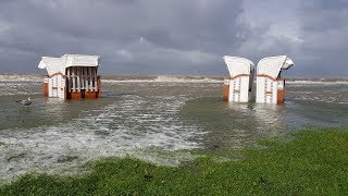 Sturmtief Xavier wütet über Ostfriesland Unwetter Sturmflut Sturm Regen Hochwasser Orkan Land unter