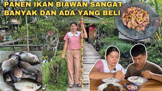 MAKAN CUMI FERMENTASI DAN PANEN TEBU MAKAN DI TEPI SUNGAI BERSAMA ANAK2