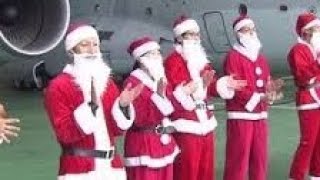 自衛隊員がサンタクロースやトナカイの姿で登場　園児を招き一足早いクリスマスイベント　鳥取県境港市