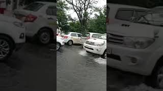 #GST ROAD IS ONE WAY IN FLOODED SECTIONS BETWEEN #PERUNGALATHUR AND #GUDUVANCHERI #chennairains