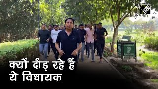 Jaipur के Behror से निर्दलीय विधायक Baljeet Yadav का Unique  Protest, देखिए Viral Video