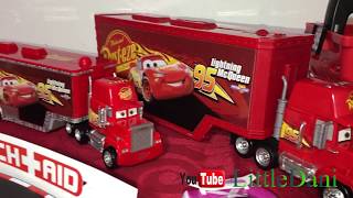 Lightning McQueen races with other cars speed