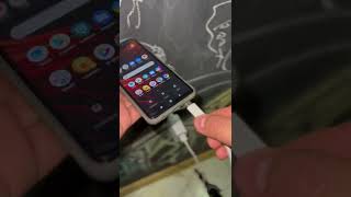 TRUCO VIRAL para cargar tu teléfono en 5 SEGUNDOS #Shorts #hacks #humor