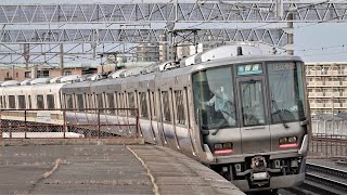 JR西日本 221系 F04編成 湖西線 B普通 京都行き 221系 K06編成+223系2500番台 R54編成 湖西線 B普通 近江今津行き 混結編成 大津京駅 20230527