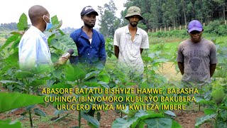 Urubyiruko rwishyize hamwe ruhinga \