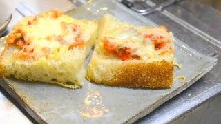 キムチピザトーストの作り方　　How to make pizza toast with kimuchi