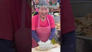 Knife-Cut Noodles Lady at the BIGGEST Food Market in Korea!! 🍜🇰🇷