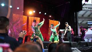 Shiamak Davar Dance Co. - B - IIFA 2011 Bollywood Moves
