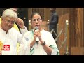 mamata banerjee পুজো সূচনায় হাতিবাগান সর্বজনীনে এসে গান গাইলেন মমতা বন্দ্যোপাধ্যায়