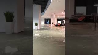 山竹10號風球下的柴灣BENZ SHOWROOM Supertyphoon Mangkhut attacks Hong Kong