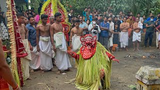 അഗ്നി കണ്ഠാകർണ്ണൻ , വടശ്ശേരി പെരിങ്ങോട്ടില്ലം🔥🔥🙏🙏  #shorts  #Theyyam  #തെയ്യം