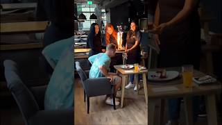 😭These three waitresses made his day 😭#love #kindness #shorts