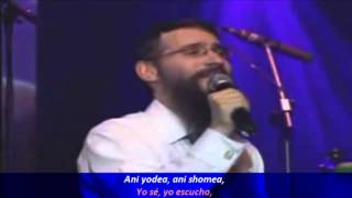 Mishehu holech tamid iti -Alguien siempre camina conmigo por Avraham Fried