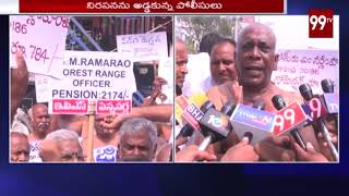 రిటైర్డ్ ఉద్యోగులు అర్ధనగ్ననిరసన | Retired Employees Protest for Pension at Khammam | TS | 99TV