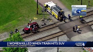 2 women killed in SUV-train crash in Pennsylvania