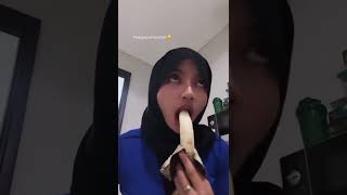 cuma video makan pisang #fyp #hijab #fypシ