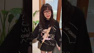 女友爱穿黑色丝袜出门，当然要让他知道谁才是家里的老大！#情侣#情侣日常#情侣搞笑