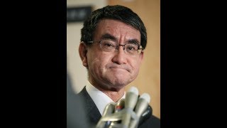 日韓問題について会見する河野外相