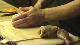 Farcir une cuisse de poulet, Truc du Chef Francois Dubois - La Route des Chefs, RestoEnLigne.com