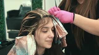 Face Framing Highlights with a Partial Balayage