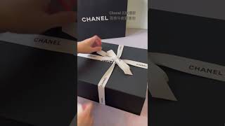 開箱｜Chanel 22K 爆款 荔枝牛皮郵差包